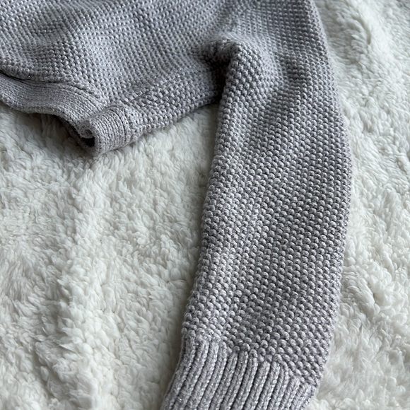 Gap size 3 holiday sweater wore once - Picture 5 of 5